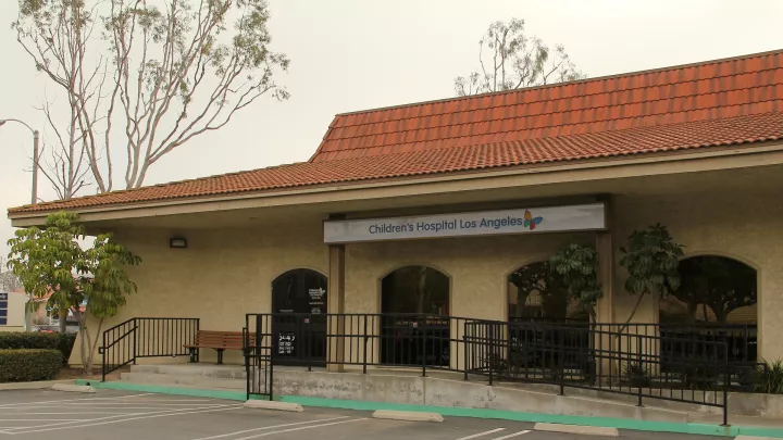 Image of the front entrance of the South Bay Specialty Care Center Building.